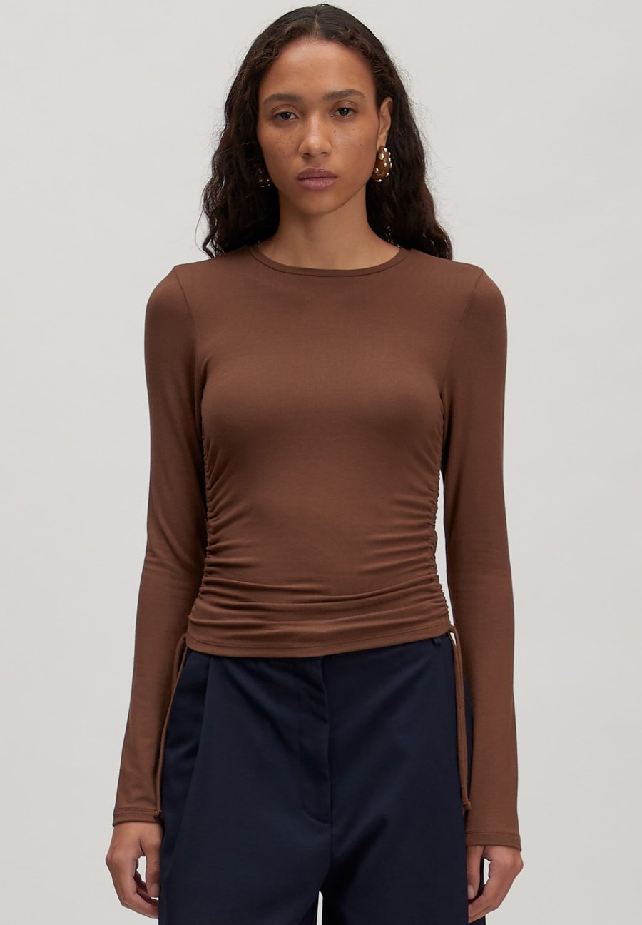 Топ EDITED ZILLY, Braun/Brown
Топ EDITED ZILLY, Braun/Brown
