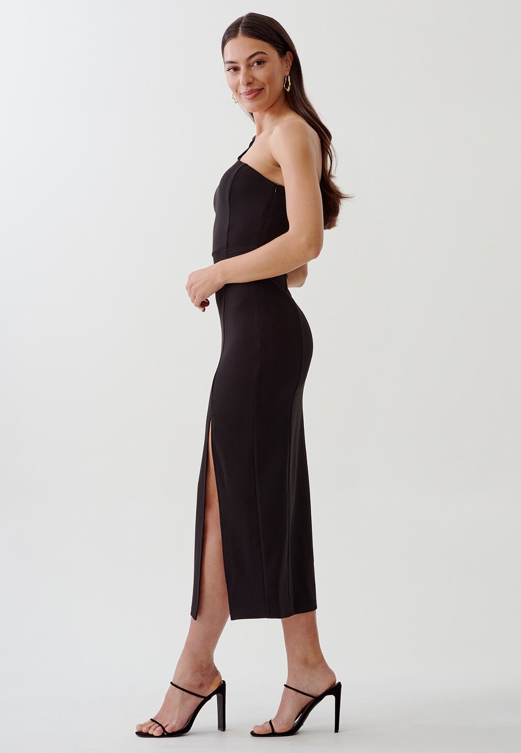 Платье-футляр EMELIE MIDI TUSSAH, черный
Платье-футляр EMELIE MIDI TUSSAH, черный