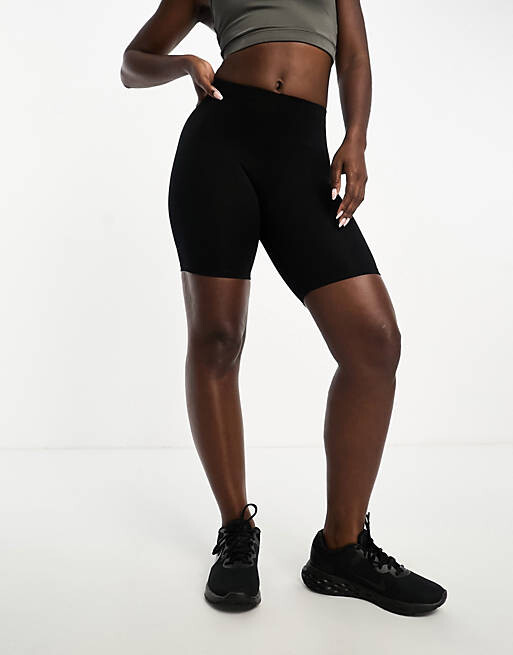 Черные базовые шорты-леггинсы из двух пар ASOS DESIGN Hourglass
Черные базовые шорты-леггинсы из двух пар ASOS DESIGN Hourglass