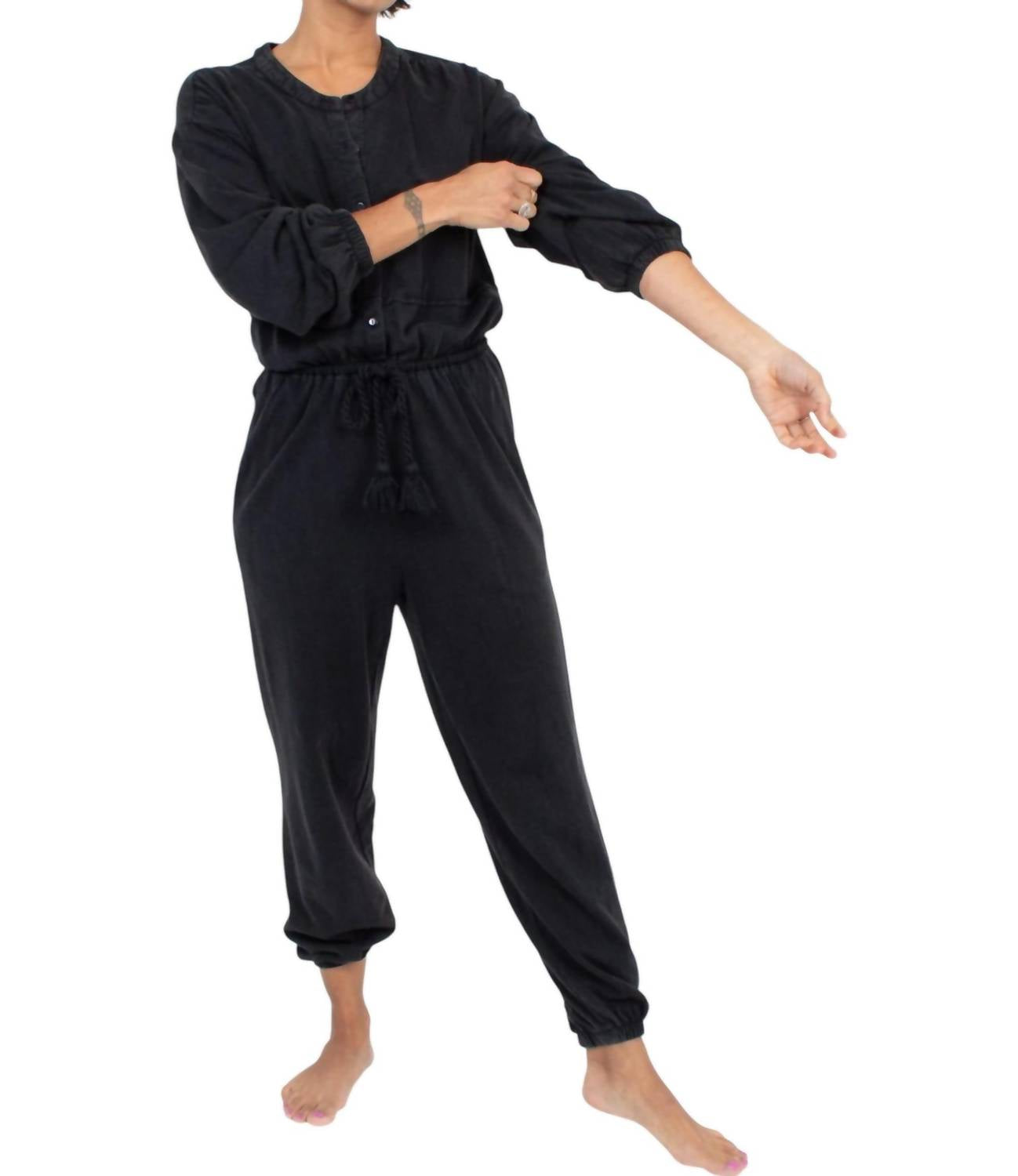 Комбинезон Ripley черного цвета Cleobella
Комбинезон Ripley черного цвета Cleobella