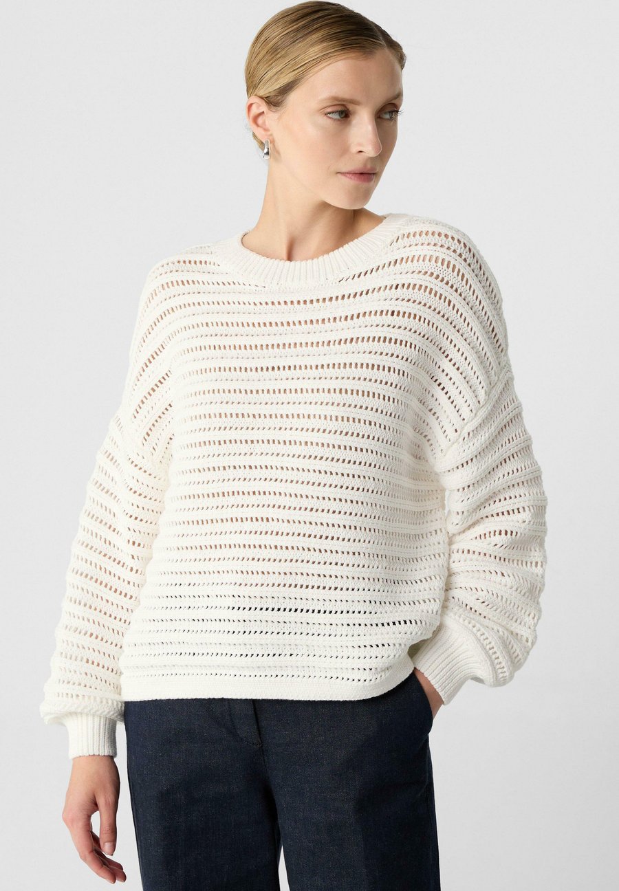Джемпер comma VERKÜRZTER MIT AJOURMUSTER, Weiß/White
Джемпер comma VERKÜRZTER MIT AJOURMUSTER, Weiß/White