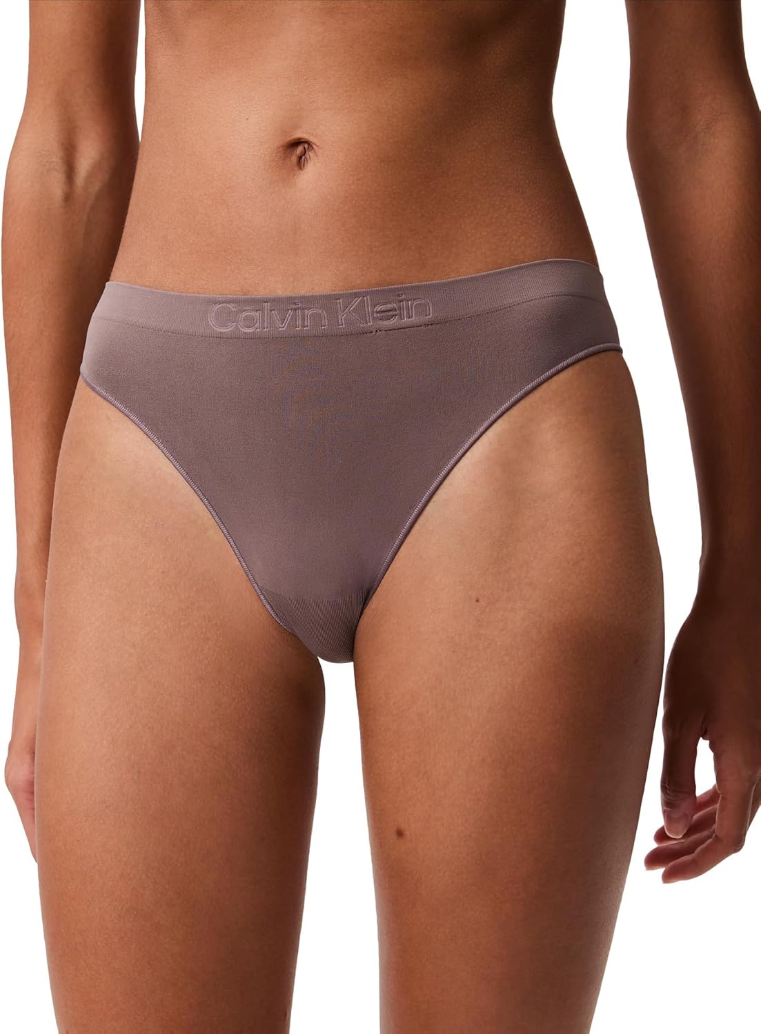 Женские стринги Calvin Klein Bonded Flex со средней посадкой, Sparrow
Женские стринги Calvin Klein Bonded Flex со средней посадкой, Sparrow