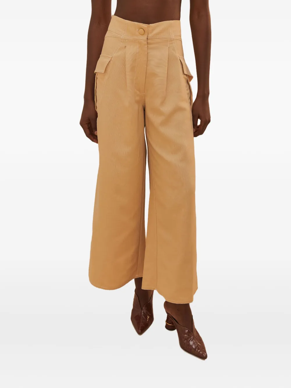 Брюки со складками и карманами FARM Rio, нейтральный
Брюки со складками и карманами FARM Rio, нейтральный