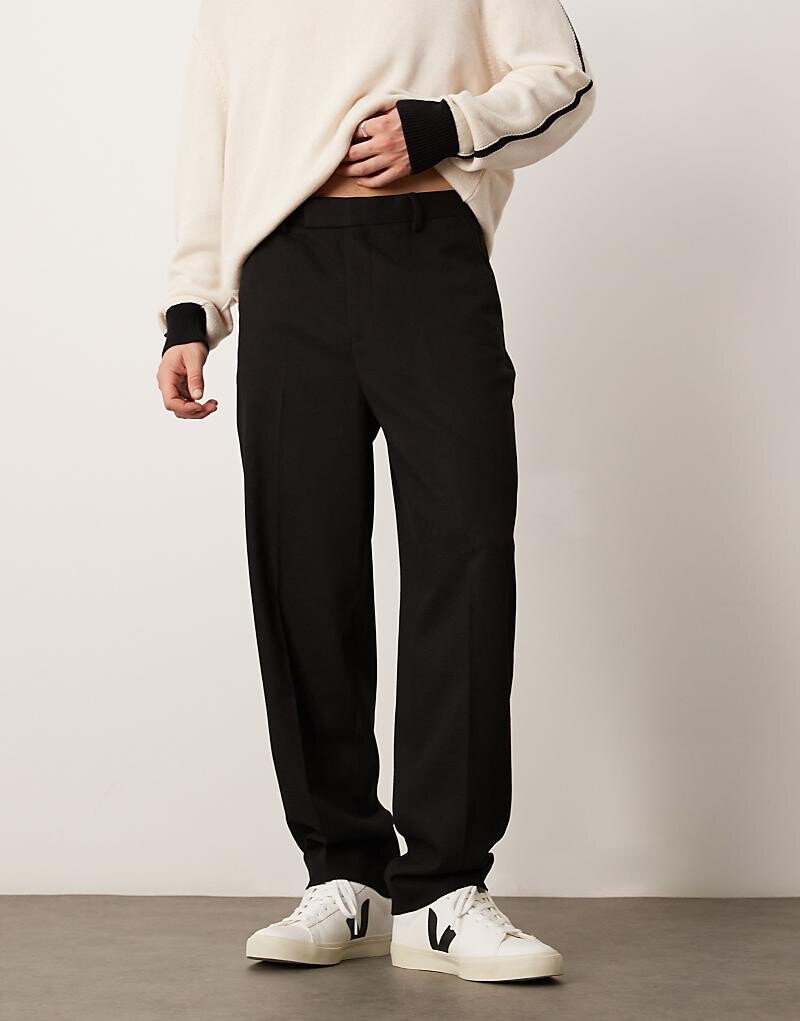 ASOS DESIGN – черные элегантные брюки оверсайз с зауженными штанинами из фактурного материала
ASOS DESIGN – черные элегантные брюки оверсайз с зауженными штанинами из фактурного материала