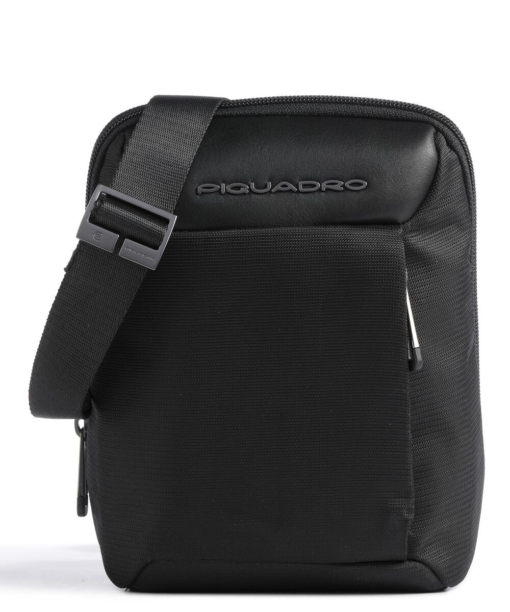 Сумка через плечо Macbeth из переработанного полиэстера Piquadro, черный
Сумка через плечо Macbeth из переработанного полиэстера Piquadro, черный