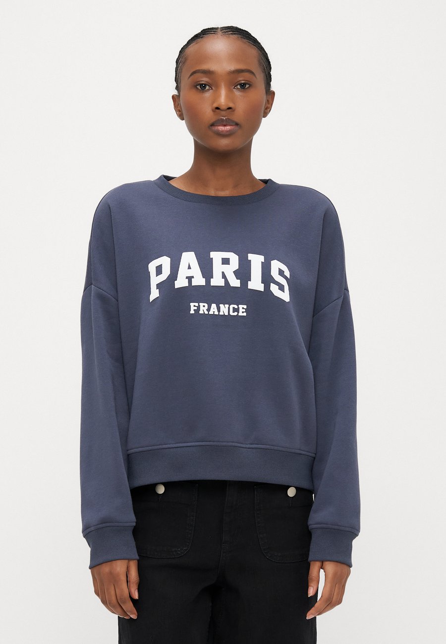 Толстовка ONLY Petite ONLSWEAT LIFE CREW STATE, India Ink/Anthracite
Толстовка ONLY Petite ONLSWEAT LIFE CREW STATE, India Ink/Anthracite