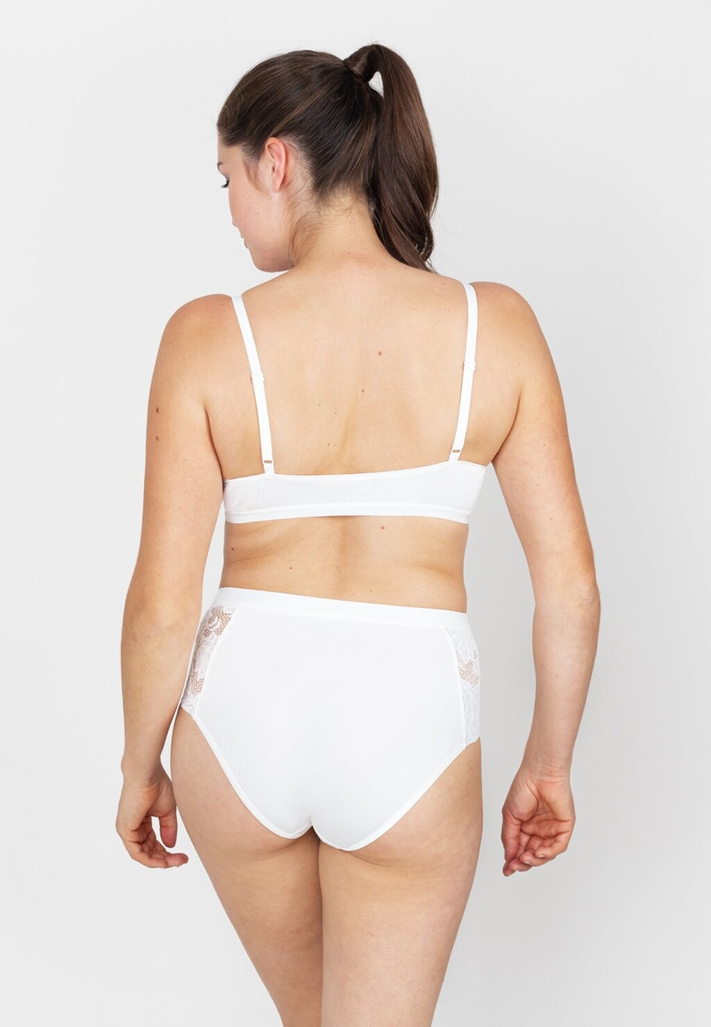 Треугольный бюстгальтер CUP CLARA Erlich Textil, молочный
Треугольный бюстгальтер CUP CLARA Erlich Textil, молочный