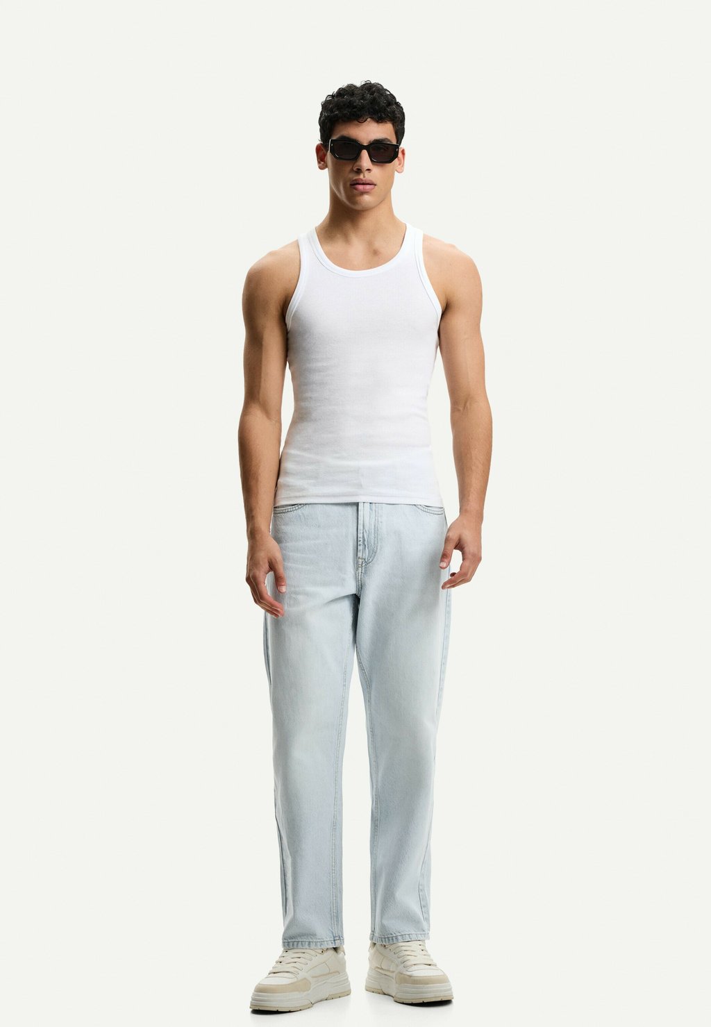 Джинсы Bershka, светло-голубой
Джинсы Bershka, светло-голубой