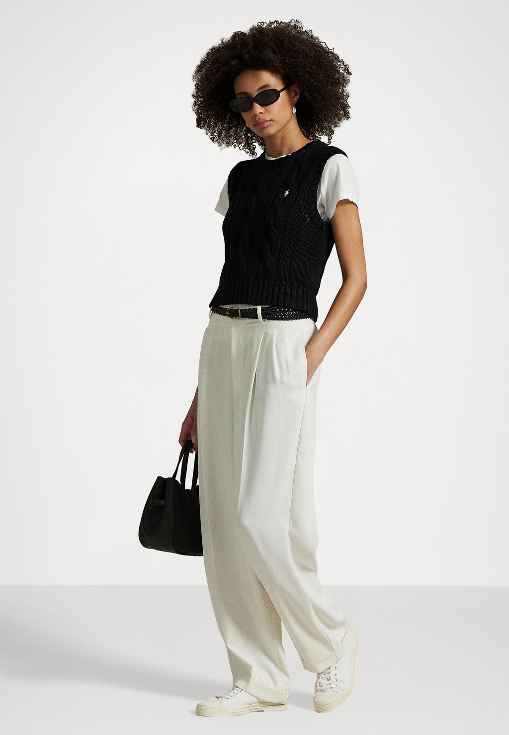 Джемпер CABLE KNIT COTTON CROPPED VEST Polo Ralph Lauren, черный
Джемпер CABLE KNIT COTTON CROPPED VEST Polo Ralph Lauren, черный