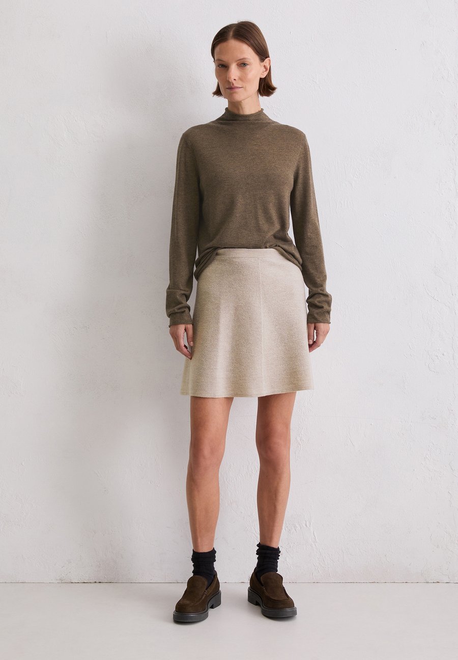 Джемпер Marc O'Polo Jumper, Shaded Brown Melange/Dark Brown
Джемпер Marc O'Polo Jumper, Shaded Brown Melange/Dark Brown