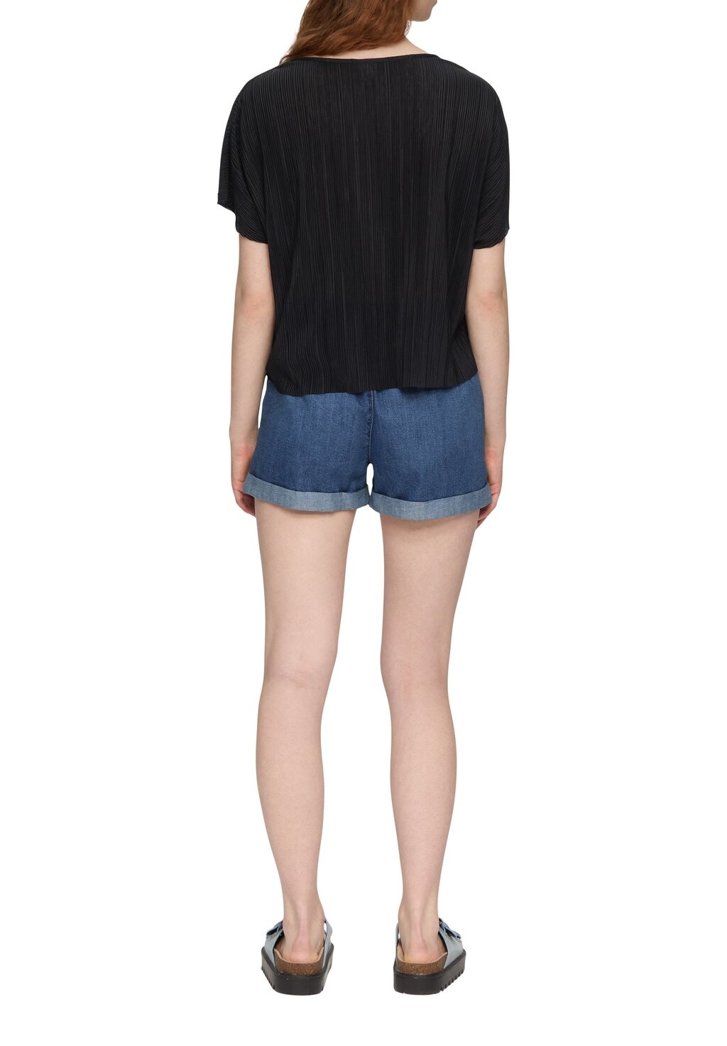 Блуза MIT PLISSEEFALTEN QS, черный
Блуза MIT PLISSEEFALTEN QS, черный