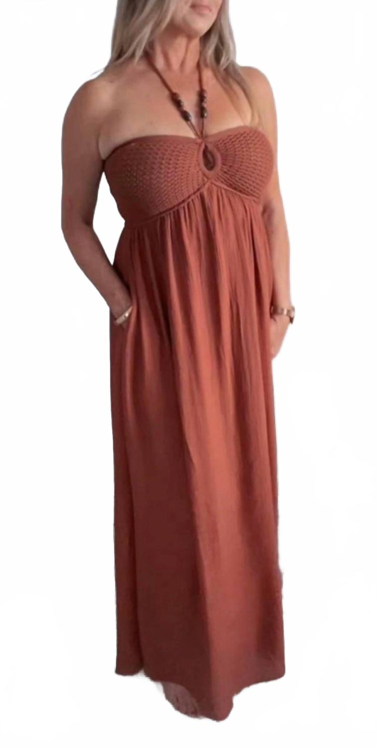 Макси-платье с запахом в коричневом цвете Blu Pepper
Макси-платье с запахом в коричневом цвете Blu Pepper