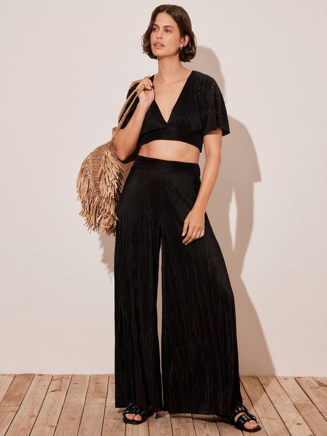 Пляжный комплект из плиссированного топа и брюк Mint Velvet, черный 
Пляжный комплект из плиссированного топа и брюк Mint Velvet, черный