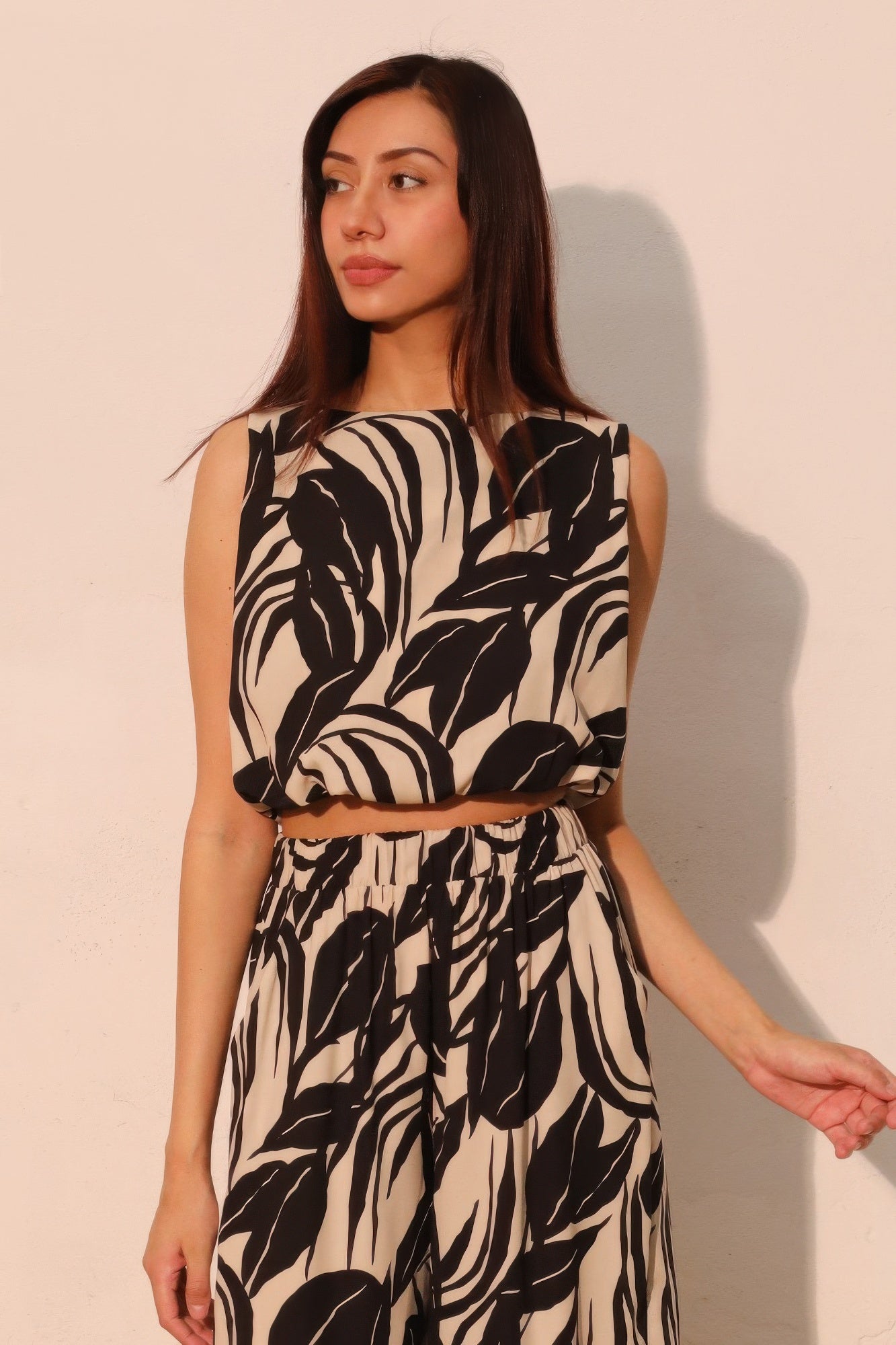 Укороченный топ Lucca Leaf Bubble TRUEDAMES, черный
Укороченный топ Lucca Leaf Bubble TRUEDAMES, черный