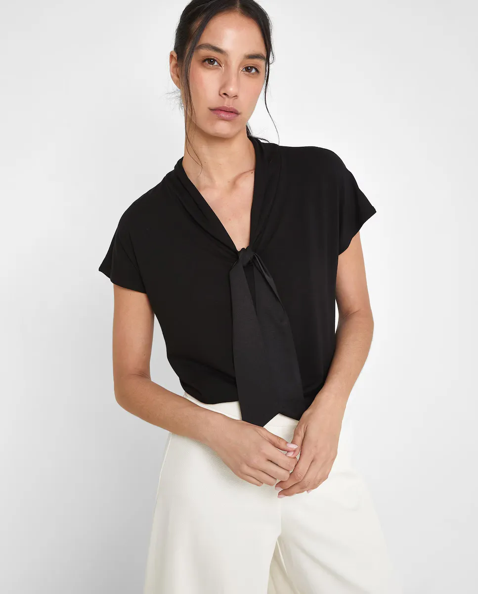 Женская блузка с V-образным вырезом и бантом Trucco, черный
Женская блузка с V-образным вырезом и бантом Trucco, черный