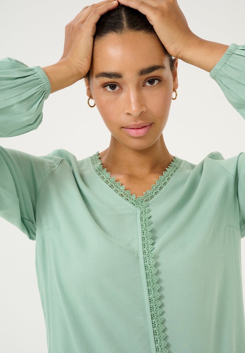 Блуза KATAMMIE Kaffe, цвет Evergreen
Блуза KATAMMIE Kaffe, цвет Evergreen