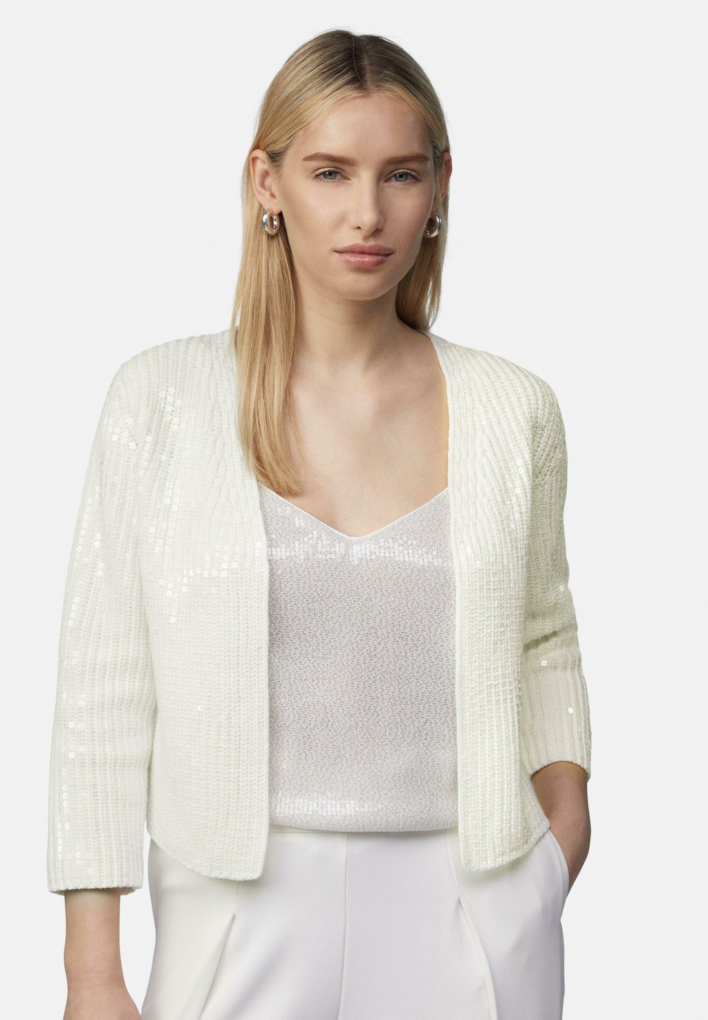 Кардиган MIT PAILLETTEN UND 3/4-ÄRMELN comma, белый
Кардиган MIT PAILLETTEN UND 3/4-ÄRMELN comma, белый