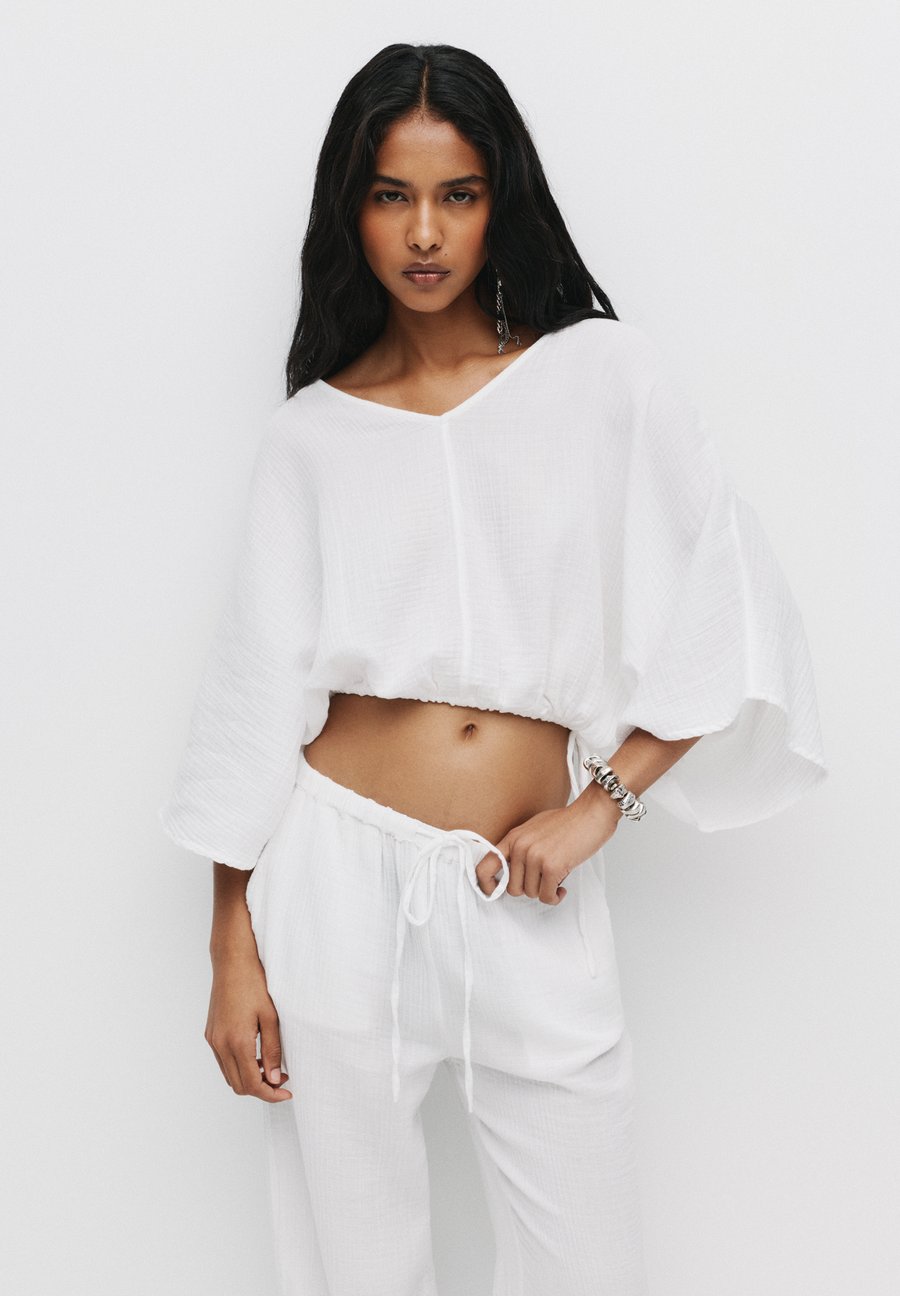 Блуза PULL&BEAR ADJUSTABLE, White
Блуза PULL&BEAR ADJUSTABLE, White