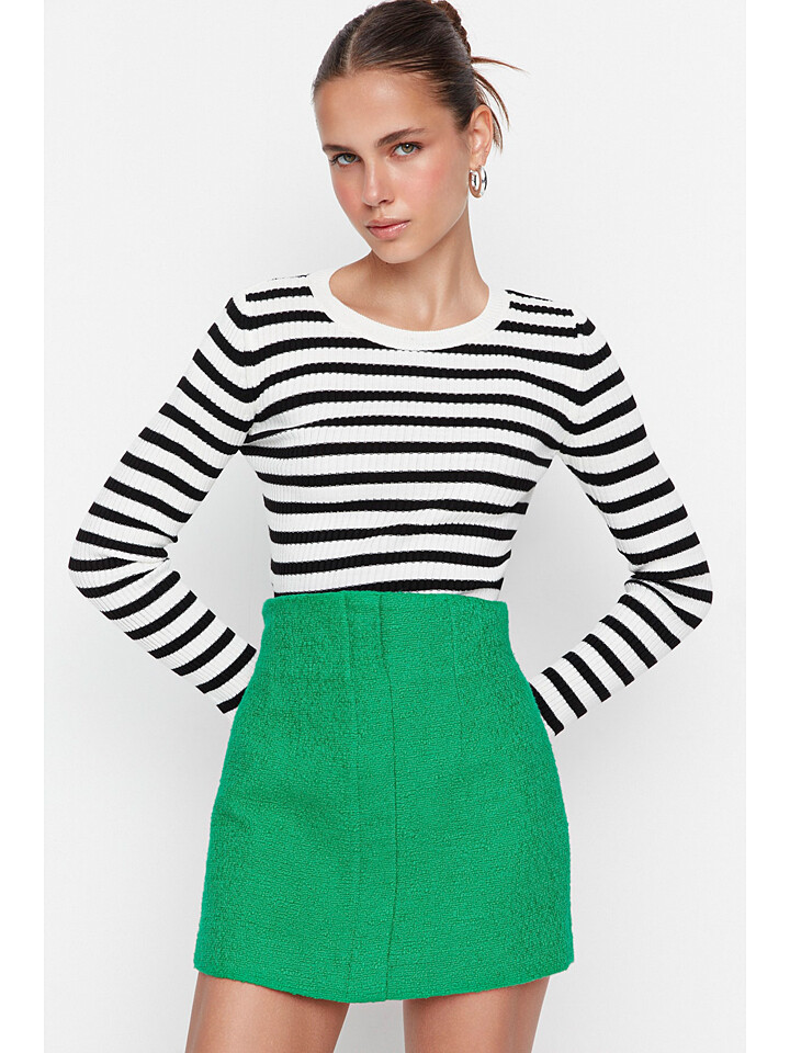 Свитер trendyol, черный
Свитер trendyol, черный