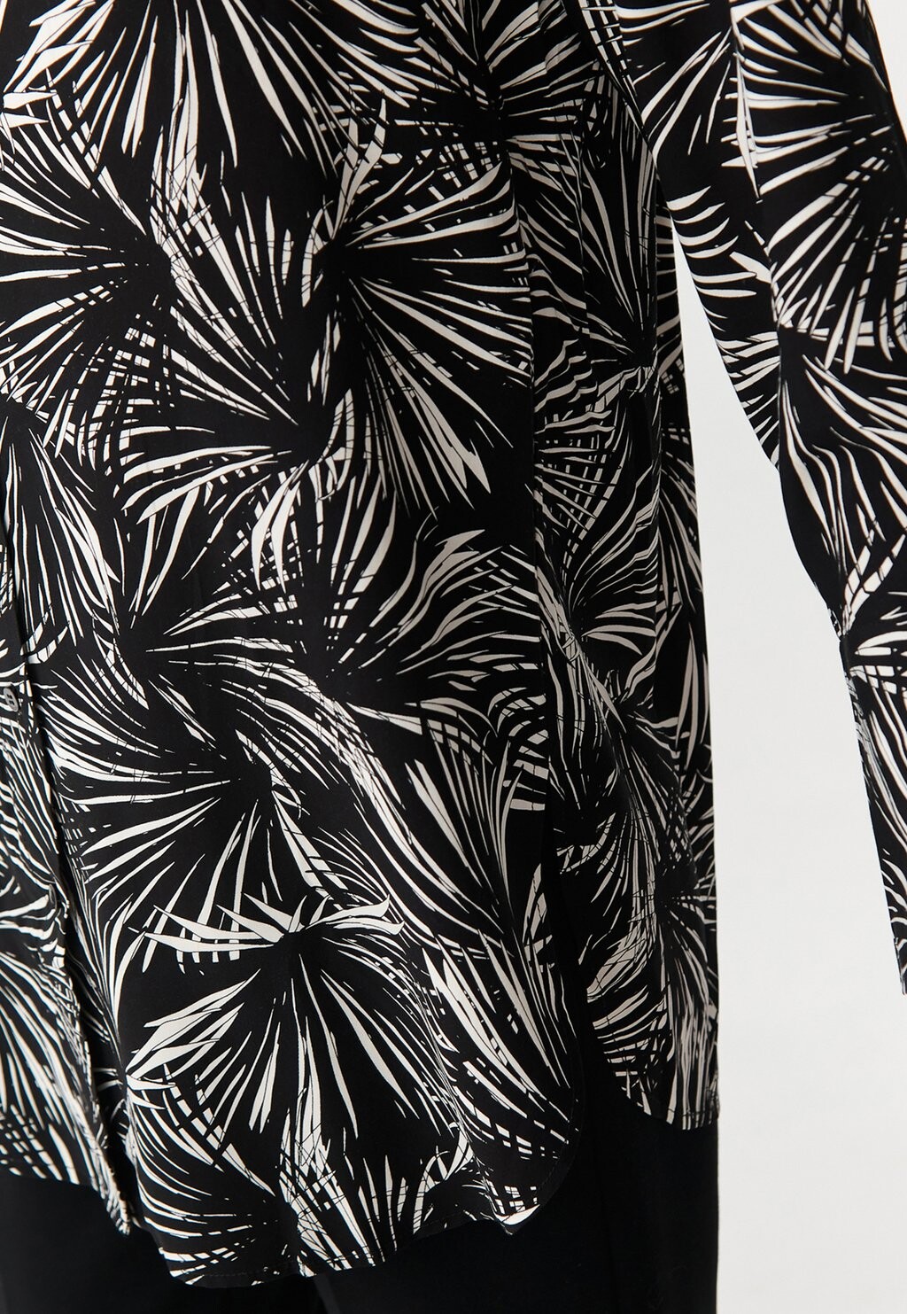 Блузка на пуговицах MALIBU TATUUM, черный 
Блузка на пуговицах MALIBU TATUUM, черный