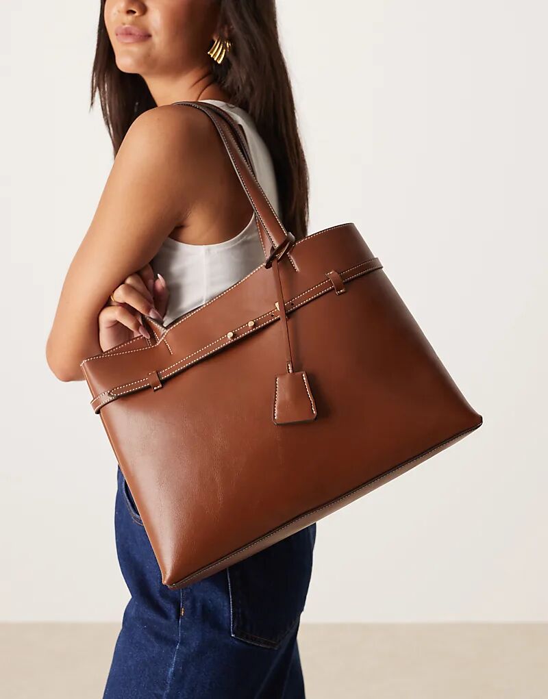 Городская сумка Mango из искусственной кожи с пряжкой коричневого цвета
Городская сумка Mango из искусственной кожи с пряжкой коричневого цвета