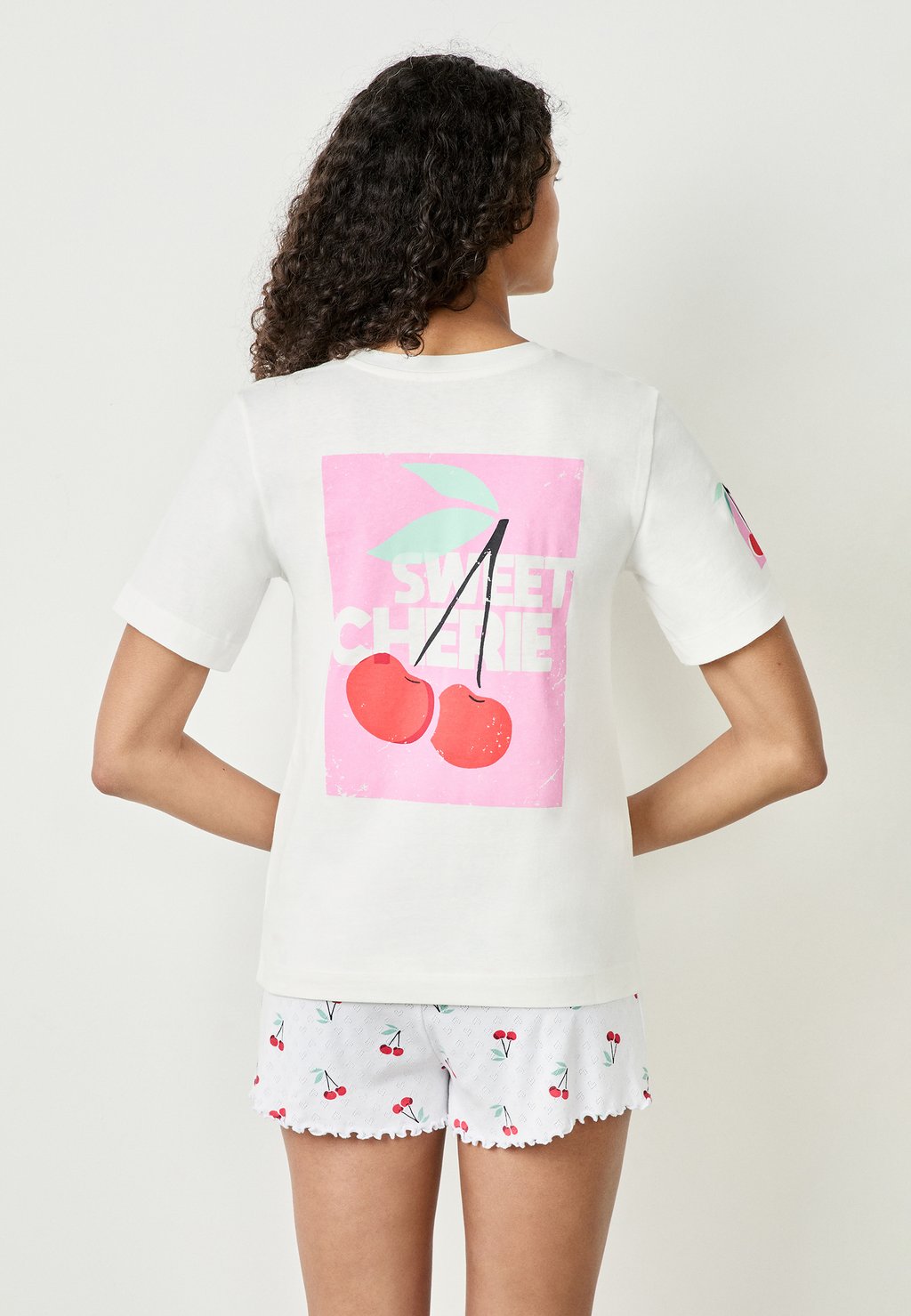 Пижамная рубашка CAMIL Etam, белый
Пижамная рубашка CAMIL Etam, белый