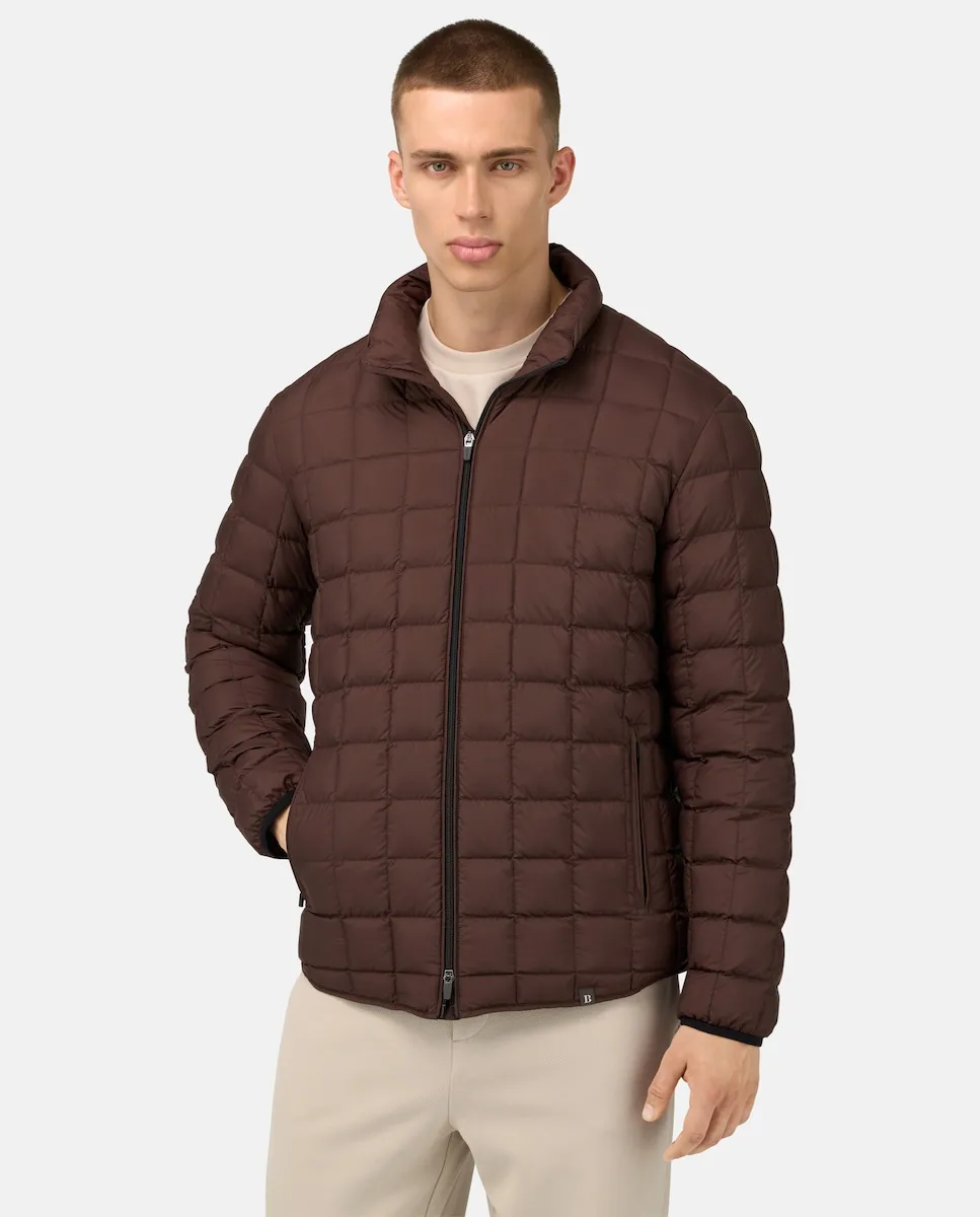 Бомбер из технической ткани с гусиным пухом Boggi Milano, коричневый
Бомбер из технической ткани с гусиным пухом Boggi Milano, коричневый