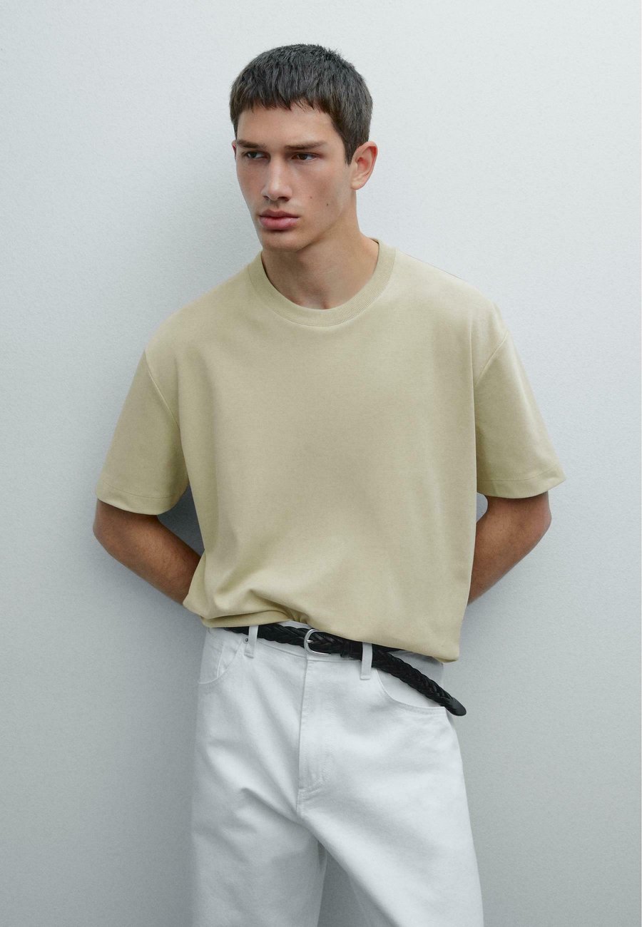Футболка Massimo Dutti SHORT SLEEVE, Light Green
Футболка Massimo Dutti SHORT SLEEVE, Light Green