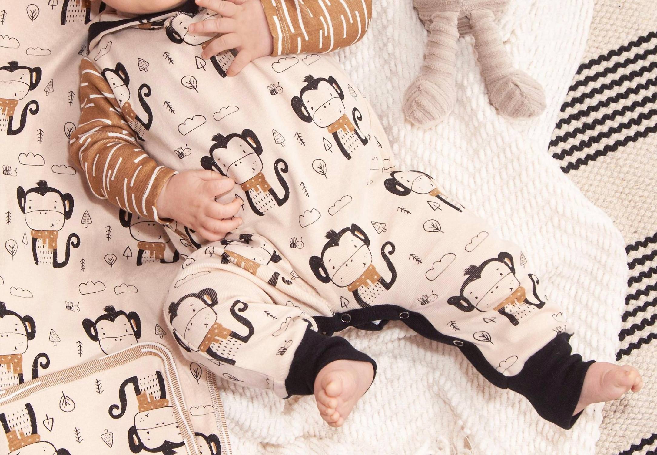 Комбинезон с капюшоном Funky Monkey в бежево-коричневом цвете Tesa Babe
Комбинезон с капюшоном Funky Monkey в бежево-коричневом цвете Tesa Babe