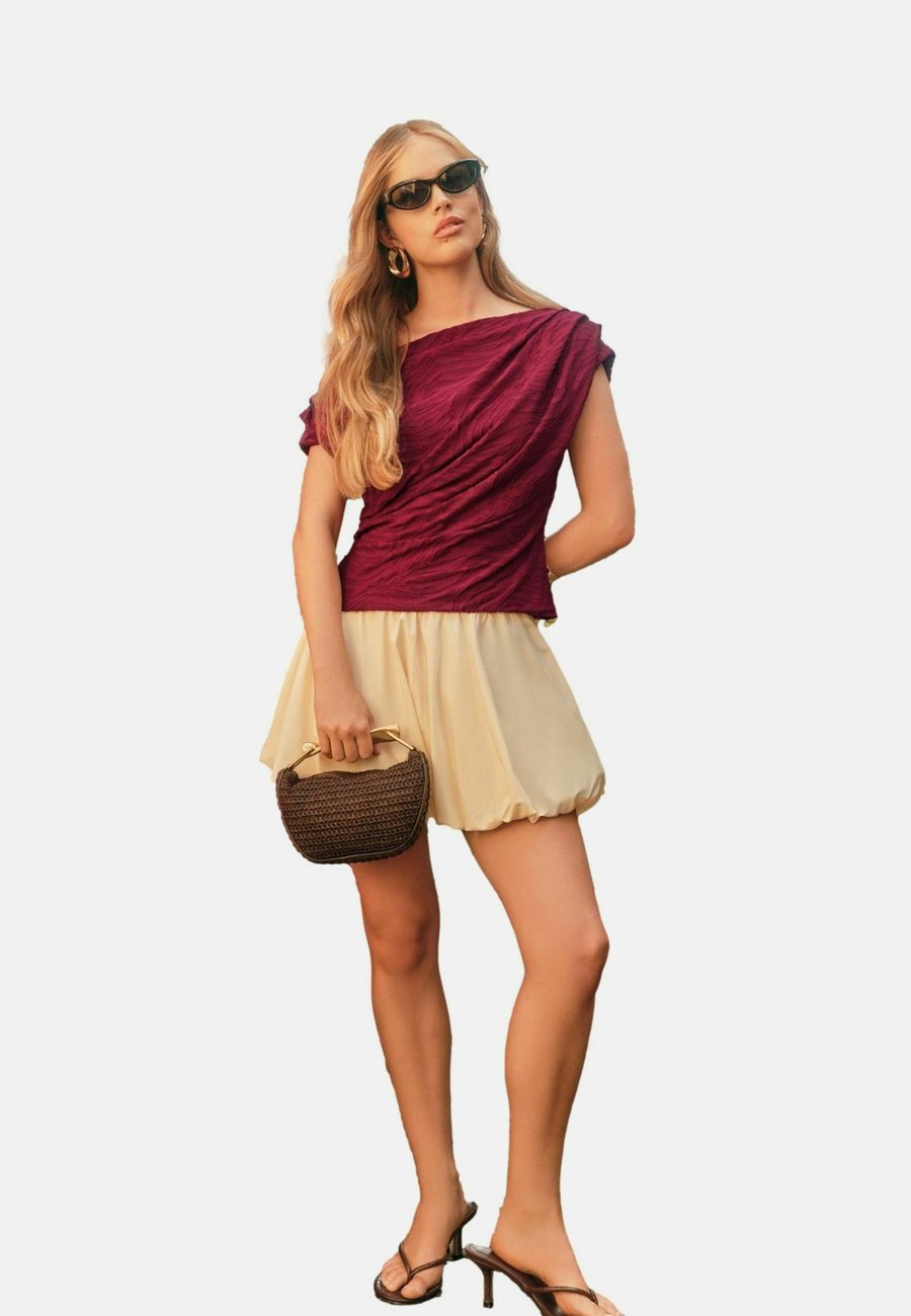 Блуза Friends Like These REGULAR FIT OFF THE SHOULDER , Red Zebra/Mottled Red
Блуза Friends Like These REGULAR FIT OFF THE SHOULDER , Red Zebra/Mottled Red