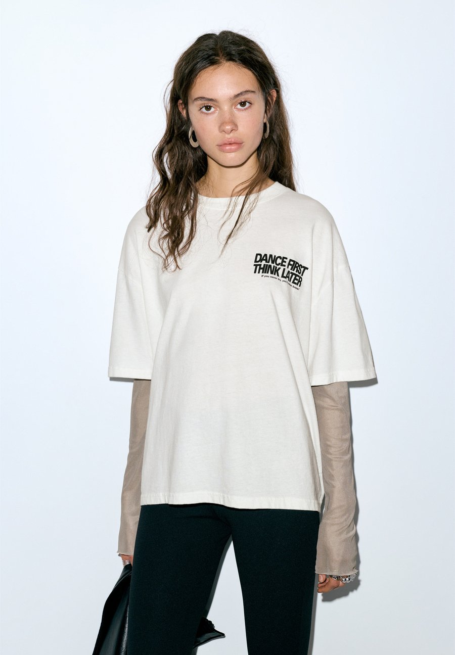 Топ PULL&BEAR Long sleeved top, White
Топ PULL&BEAR Long sleeved top, White