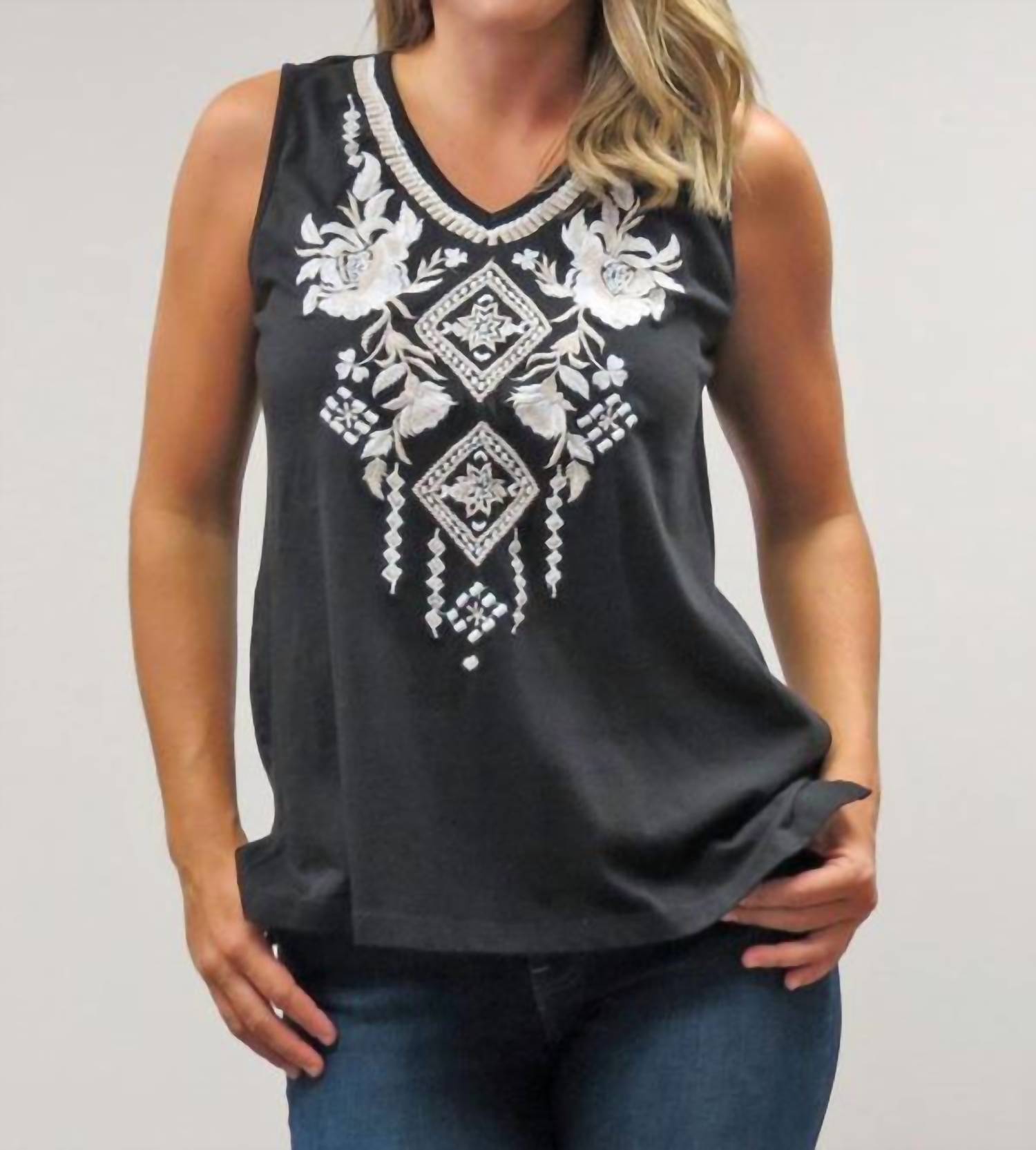 Майка Paola Vintage Inspired черный Caite & Kyla, черный
Майка Paola Vintage Inspired черный Caite & Kyla, черный