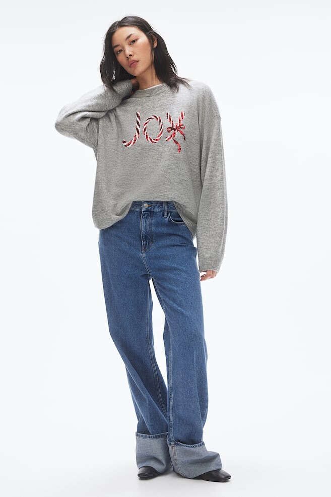 Свитер с мотивом H&M, серый
Свитер с мотивом H&M, серый