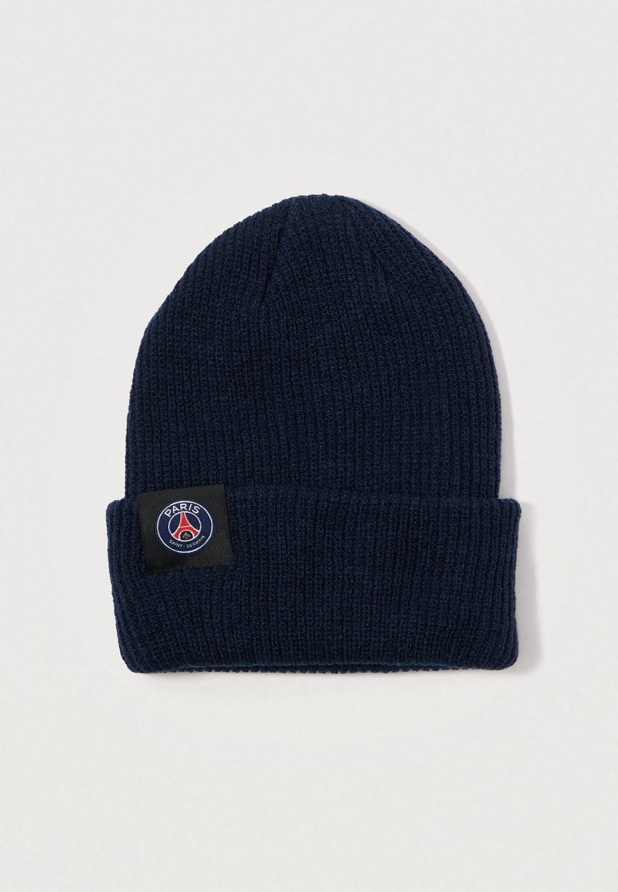 Шапка Nike Performance PARIS GERMAIN TERRA BEANIE UNISEX, Obsidian/White/Dark Blue
Шапка Nike Performance PARIS GERMAIN TERRA BEANIE UNISEX, Obsidian/White/Dark Blue