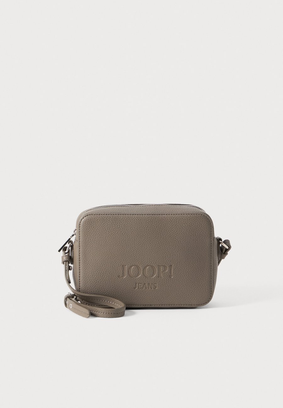Сумка кросс-боди JOOP! Jeans LETTERA CLOE LETTERA CLOE SHOULDER, Grey
Сумка кросс-боди JOOP! Jeans LETTERA CLOE LETTERA CLOE SHOULDER, Grey