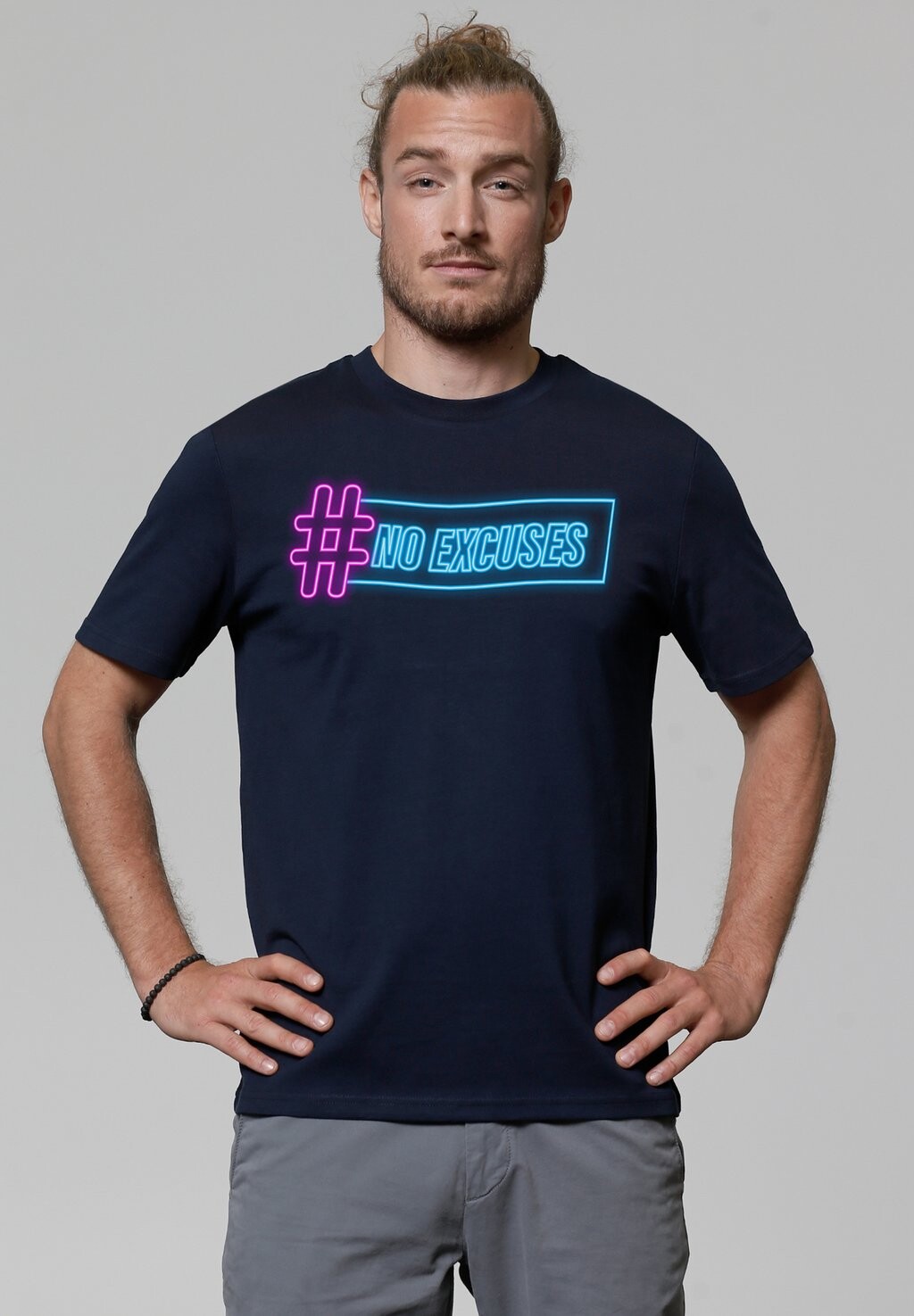 Футболка с принтом NO EXCUSES watapparel, темно-синий
Футболка с принтом NO EXCUSES watapparel, темно-синий