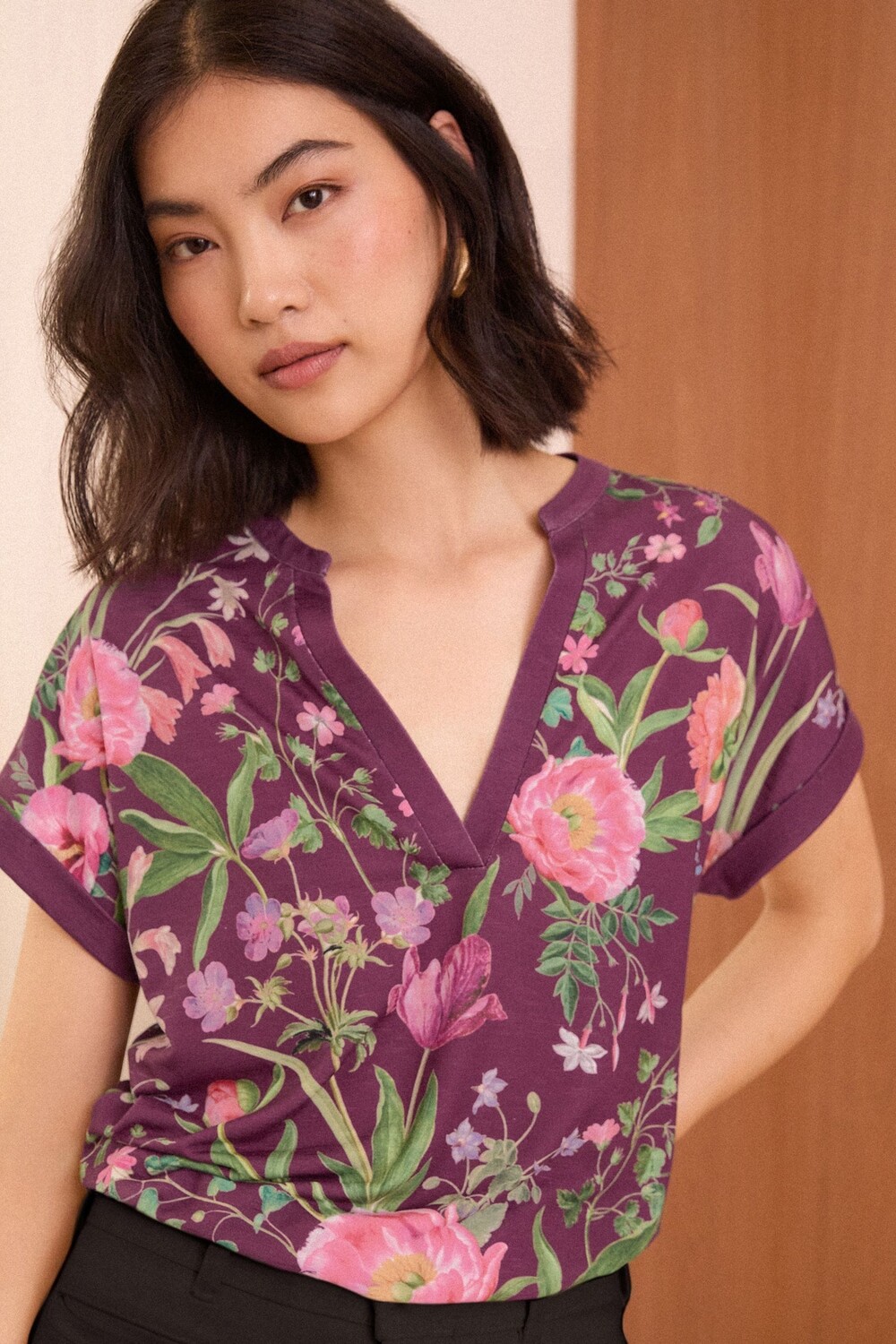 Футболка с короткими рукавами и v образным вырезом из джерси Love & Roses, красный
Футболка с короткими рукавами и v образным вырезом из джерси Love & Roses, красный