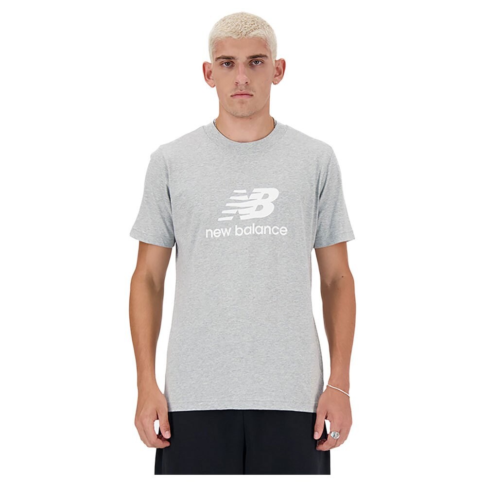 Футболка с коротким рукавом New Balance Sport Essentials Logo, серый 
Футболка с коротким рукавом New Balance Sport Essentials Logo, серый