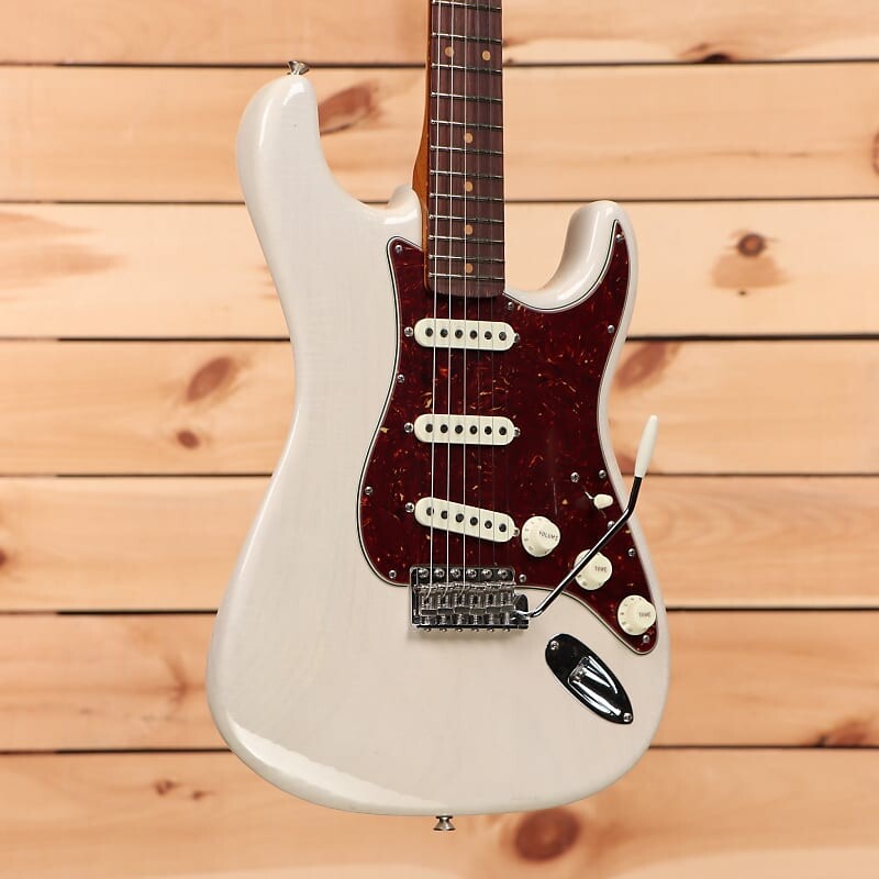 Электрогитара Fender Custom Shop Limited Roasted Pine Closet Classic Stratocaster - White Blonde - CZ567814 - PLEK'd
Электрогитара Fender Custom Shop Limited Roasted Pine Closet Classic Stratocaster - White Blonde - CZ567814 - PLEK'd