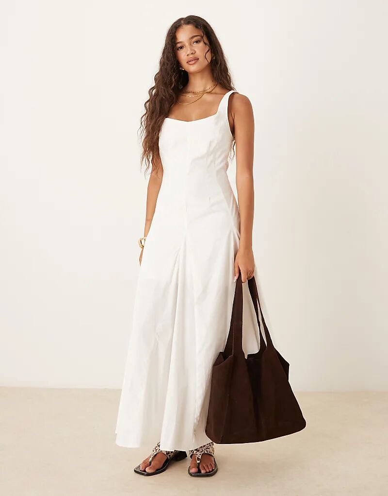 Платье миди без рукавов с приталенным лифом ASOS DESIGN белого цвета
Платье миди без рукавов с приталенным лифом ASOS DESIGN белого цвета