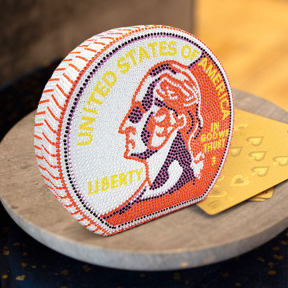 Клатч с пайетками в виде монеты США FASHNZFAB, оранжевый
Клатч с пайетками в виде монеты США FASHNZFAB, оранжевый