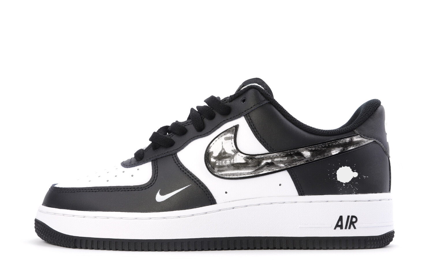 Кастомизированные кроссовки Nike Air Force 1 Skateboarding Shoes Men, черный/белый
Кастомизированные кроссовки Nike Air Force 1 Skateboarding Shoes Men, черный/белый