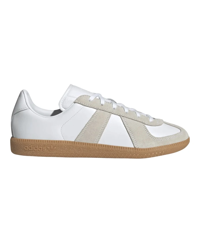 Белые кожаные кроссовки, шнуровка, резиновая подошва. Adidas, белый
Белые кожаные кроссовки, шнуровка, резиновая подошва. Adidas, белый