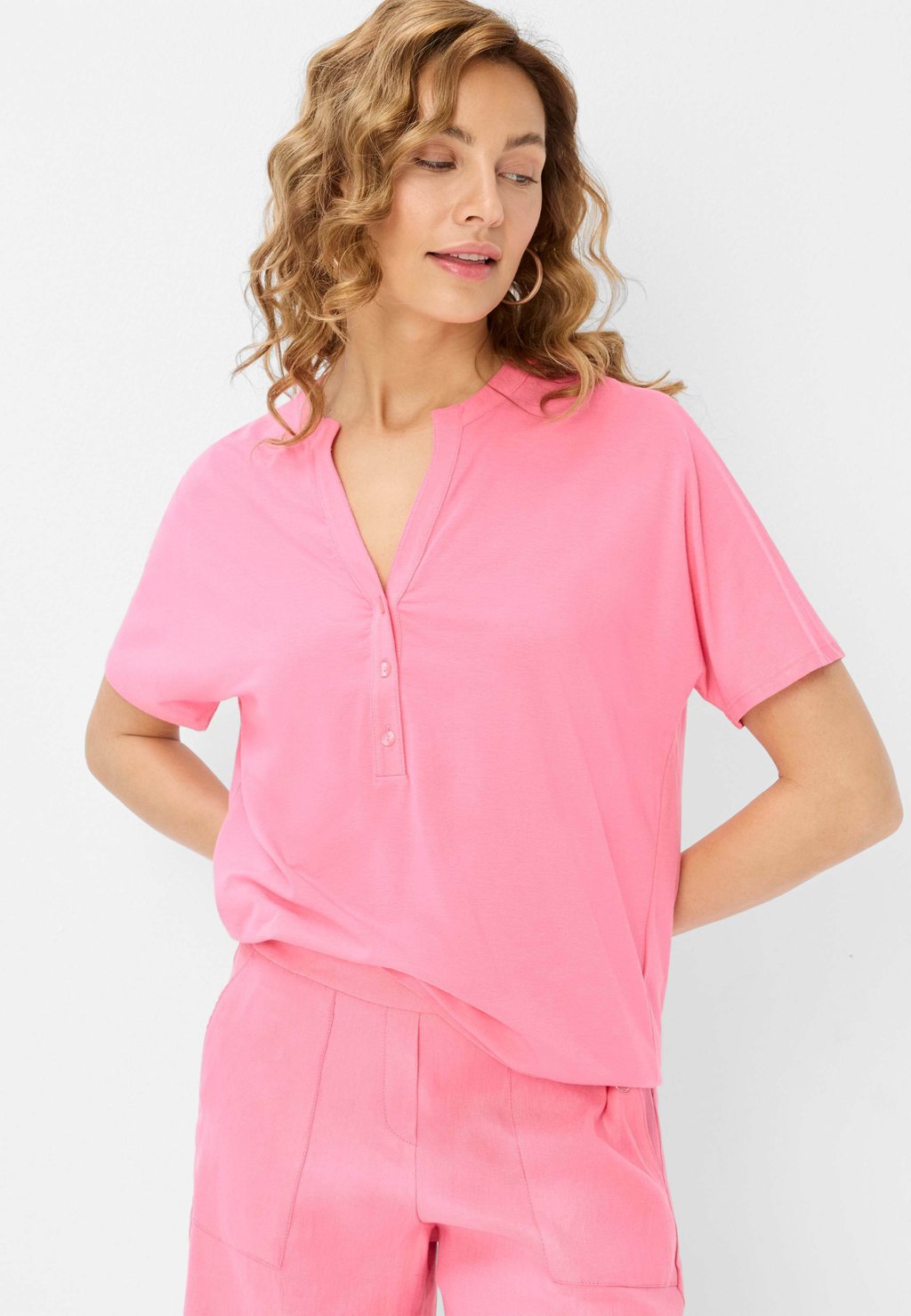 Базовая футболка STYLE CAELEN BRAX, розовый
Базовая футболка STYLE CAELEN BRAX, розовый