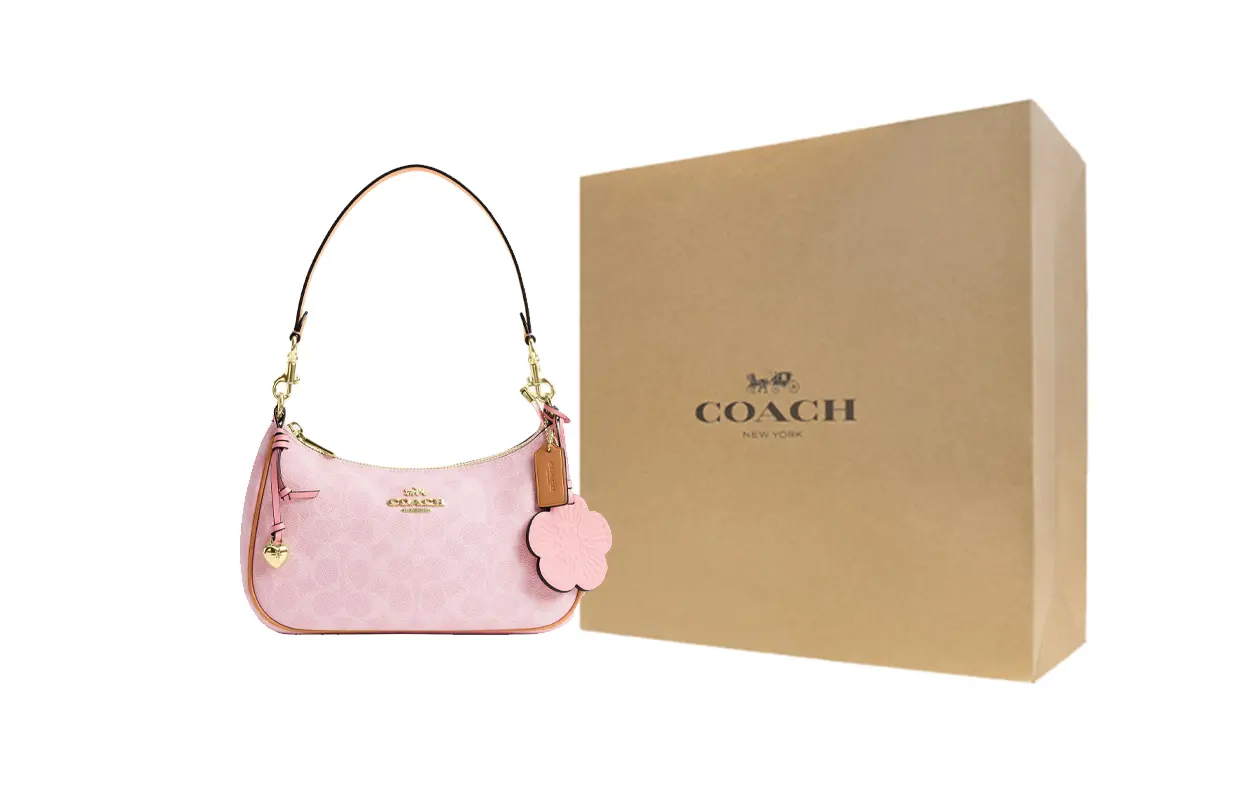 Сумка кроссбоди на пояс Valentine's Day Limited Edition Teri из искусственной кожи, средняя женская COACH, gift box set (basic set+желтый box)
Сумка кроссбоди на пояс Valentine's Day Limited Edition Teri из искусственной кожи, средняя женская COACH, gift box set (basic set+желтый box)