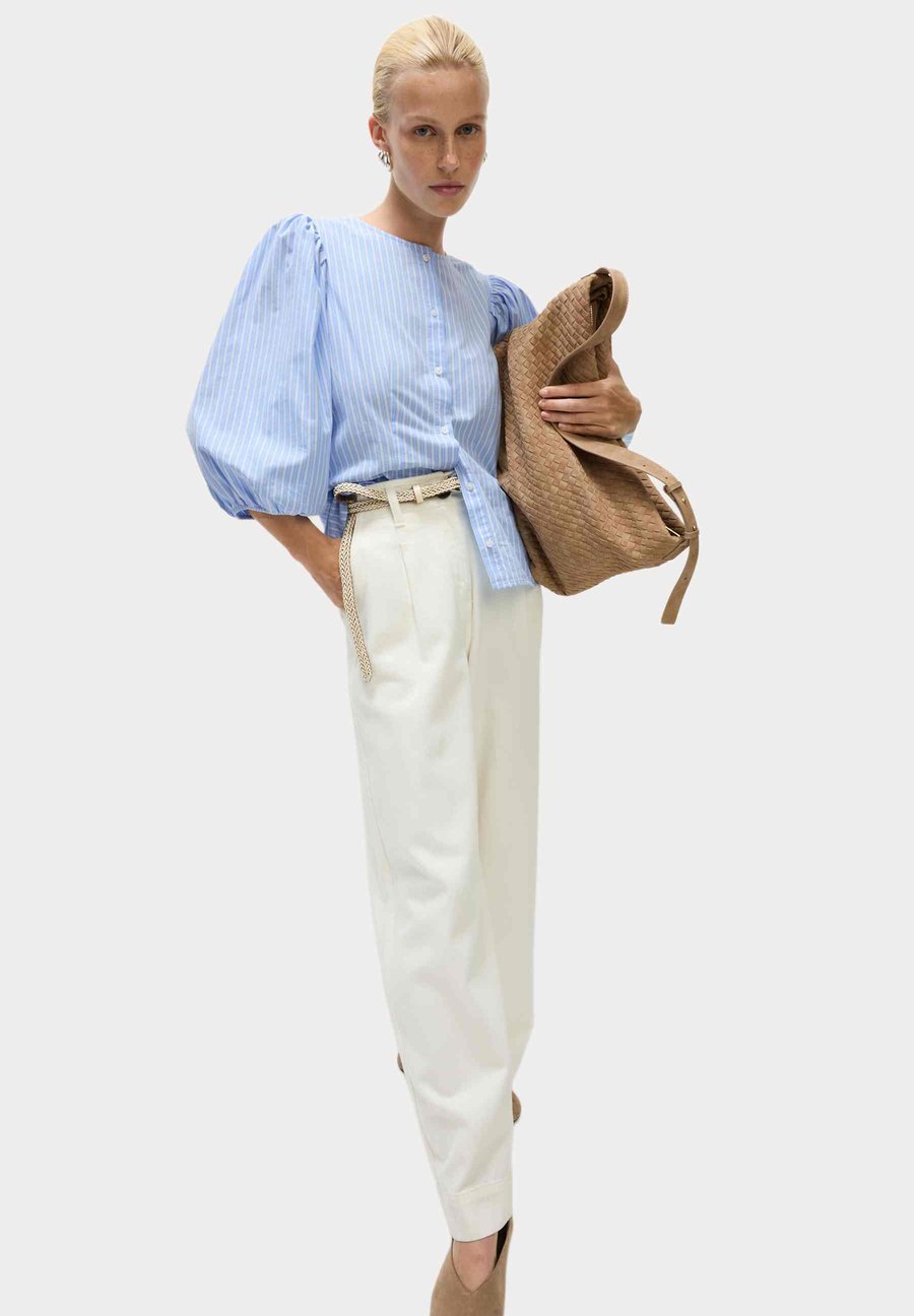 Блуза Marks & Spencer BUTTON DOWN PUFF SLEEVE, Blue Mix/Blue
Блуза Marks & Spencer BUTTON DOWN PUFF SLEEVE, Blue Mix/Blue