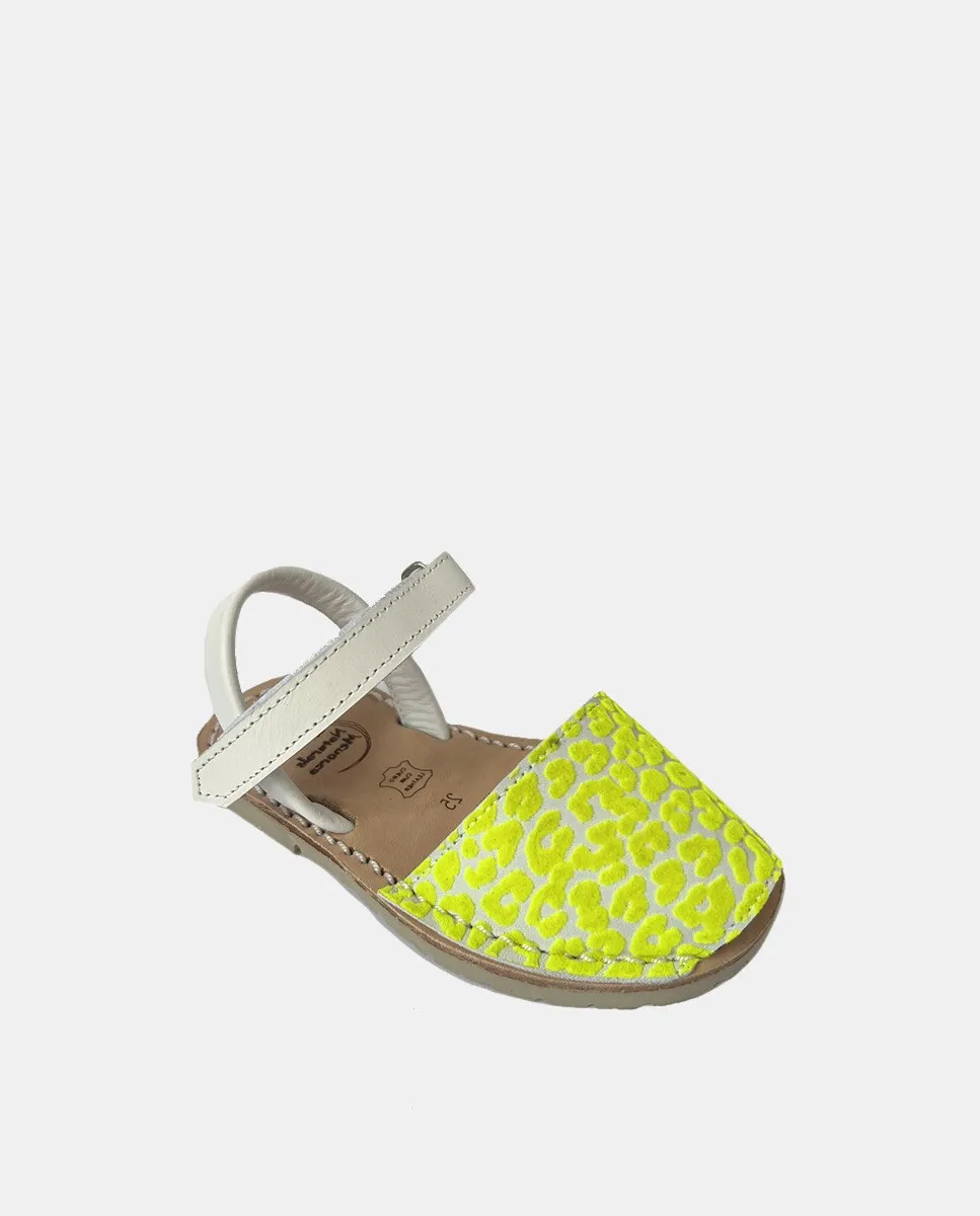 Кожаные сандалии Menorquina для девочек с животным принтом и застежкой-липучкой Naturals Menorca, желтый
Кожаные сандалии Menorquina для девочек с животным принтом и застежкой-липучкой Naturals Menorca, желтый