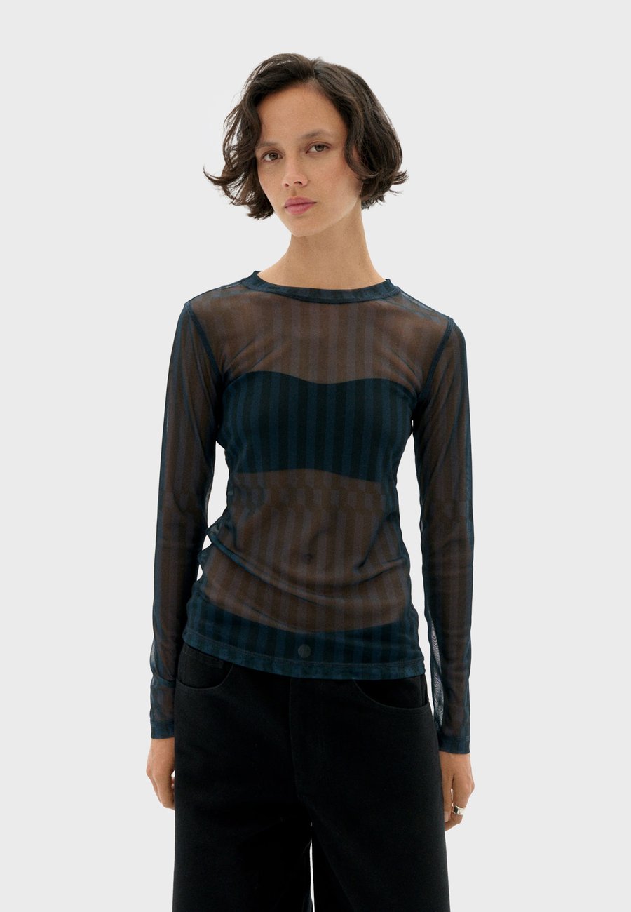 Топ Thinking Mu TERE, Teal Blue/Teal
Топ Thinking Mu TERE, Teal Blue/Teal