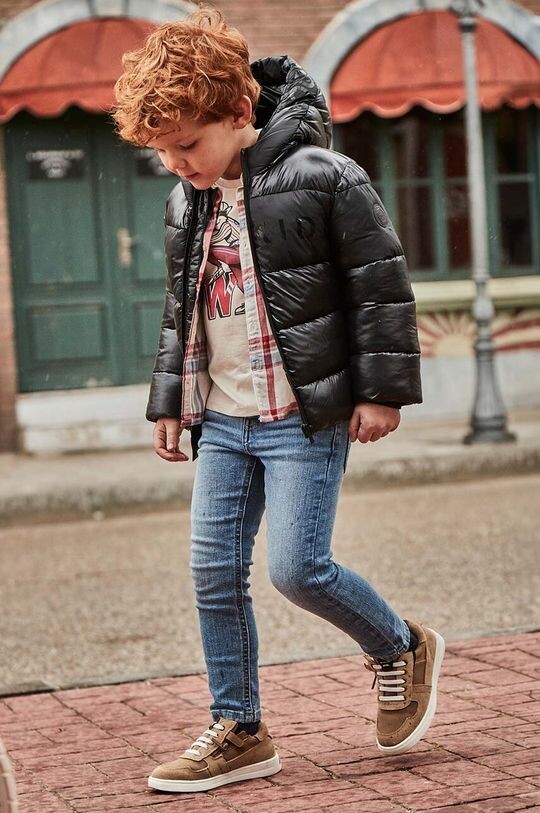 Детские джинсы приталенные базовые джинсы Mayoral, синий
Детские джинсы приталенные базовые джинсы Mayoral, синий