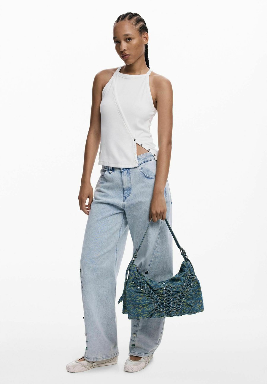 Сумка Desigual LARGE BRAIDED, Blue
Сумка Desigual LARGE BRAIDED, Blue